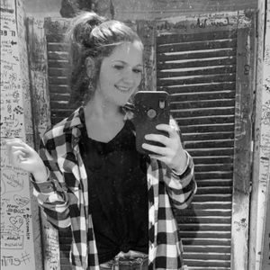 Meet your Posher, Alyssa